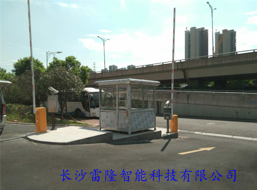 岳麓區(qū)誠心園停車場(chǎng) 岳麓區(qū)誠心園停車場(chǎng)