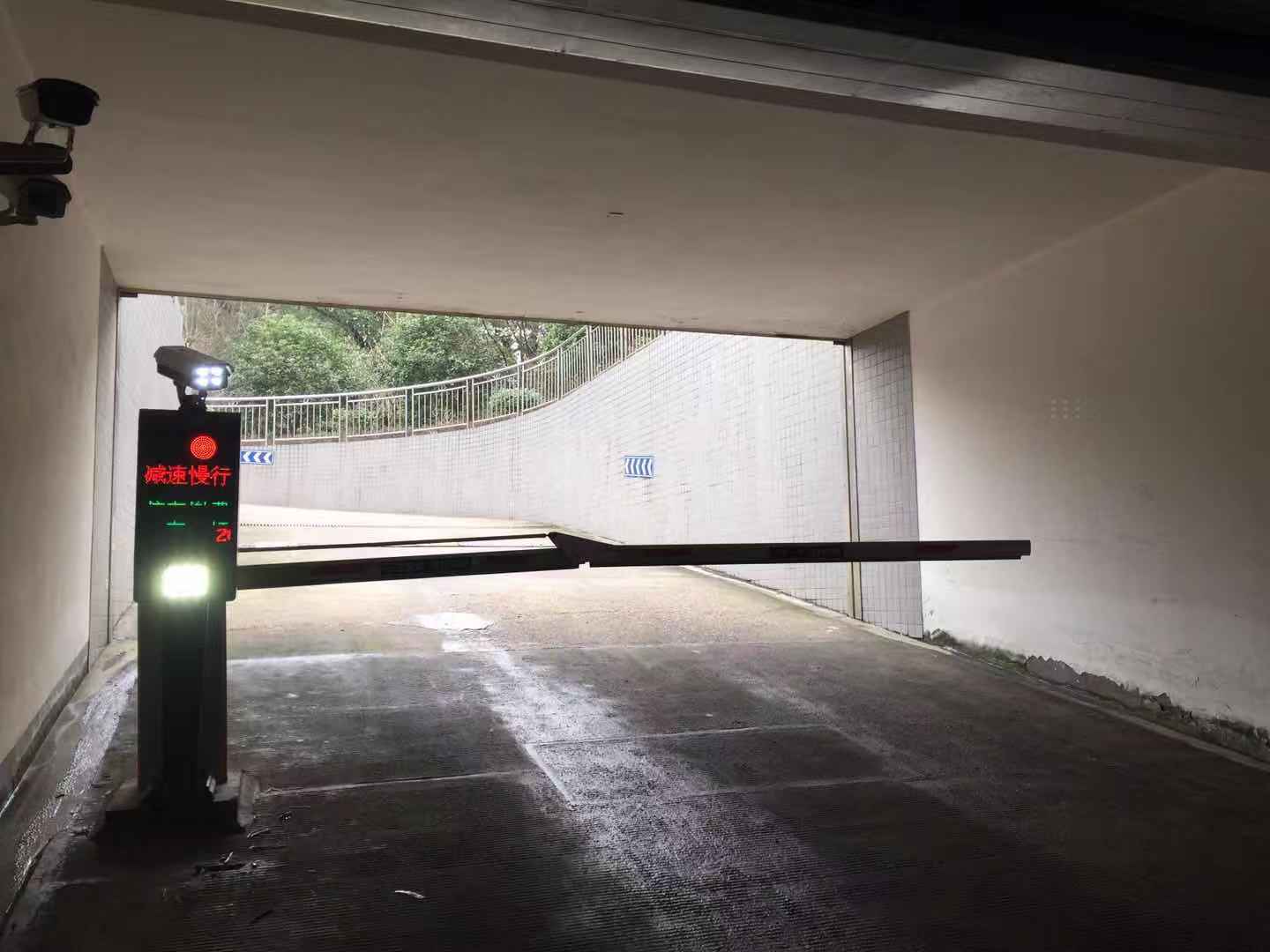 長(zhǎng)沙雷隆智能科技有限公司_長(zhǎng)沙車(chē)牌自動(dòng)識(shí)別系統(tǒng)|長(zhǎng)沙停車(chē)場(chǎng)管理系統(tǒng)|車(chē)牌識(shí)別系統(tǒng)|車(chē)牌識(shí)別一體機(jī)|人行通道閘|智能通道閘|停車(chē)收費(fèi)系統(tǒng)|智能門(mén)禁系統(tǒng)